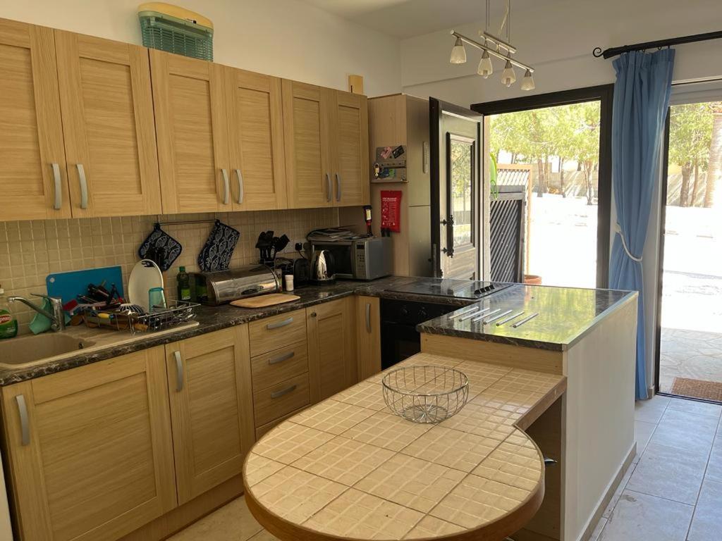 2 Palaepaphos Gardens Apartment Куклия Екстериор снимка